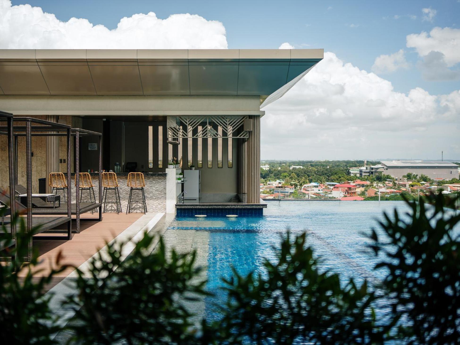 Zuri Hotel Iloilo City Exterior photo