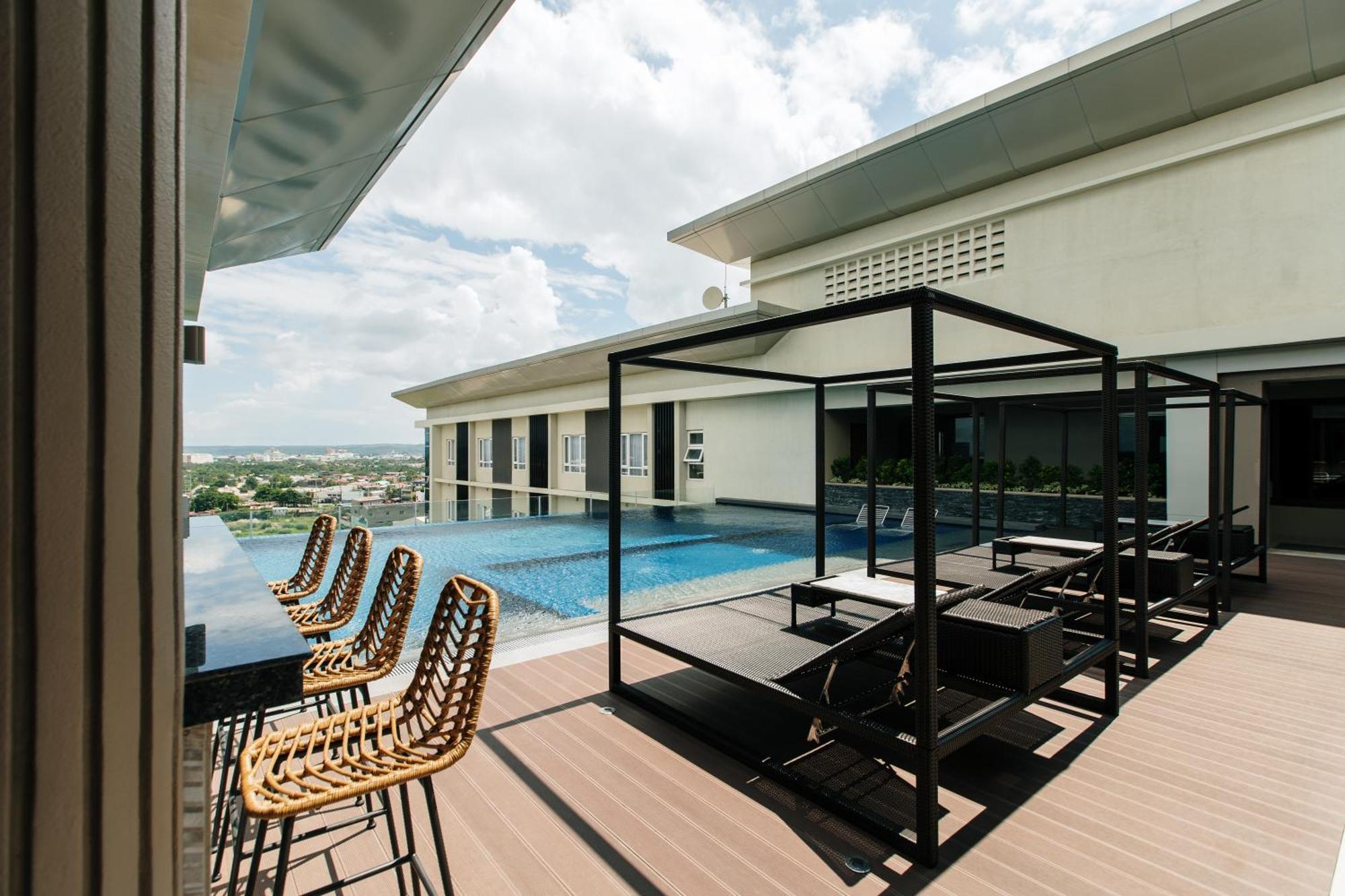 Zuri Hotel Iloilo City Exterior photo